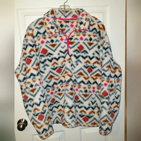 Eddie Bauer | Fleece 1/4 Zip Pullover with Western Pattern - Picture 2 of 5